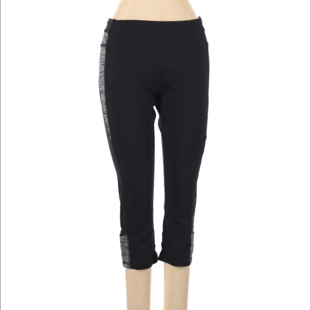Kyodan size small black crop fitness leggings